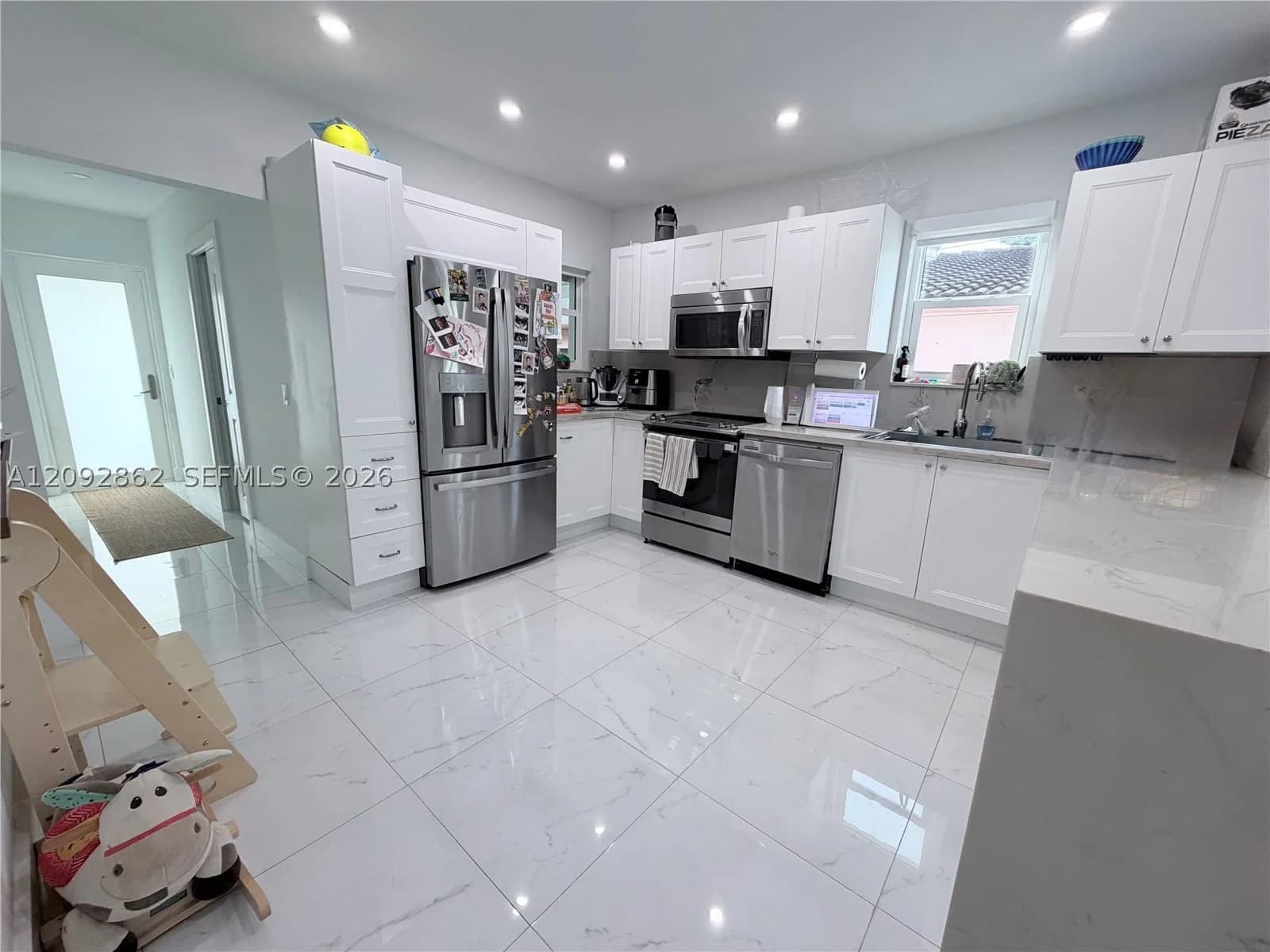 3+1 Müstakil ev — 360 20th Rd, Miami, FL 33129