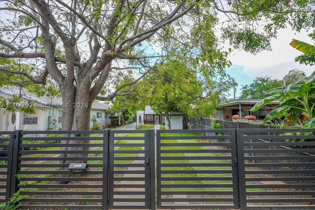 Duplex — 2388 33rd St, Miami, FL 33142