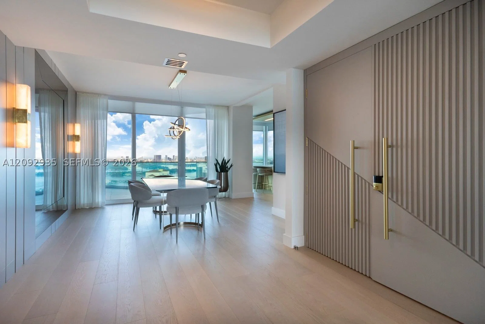 PORTOFINO TOWER CONDO — ilan fotoğrafı