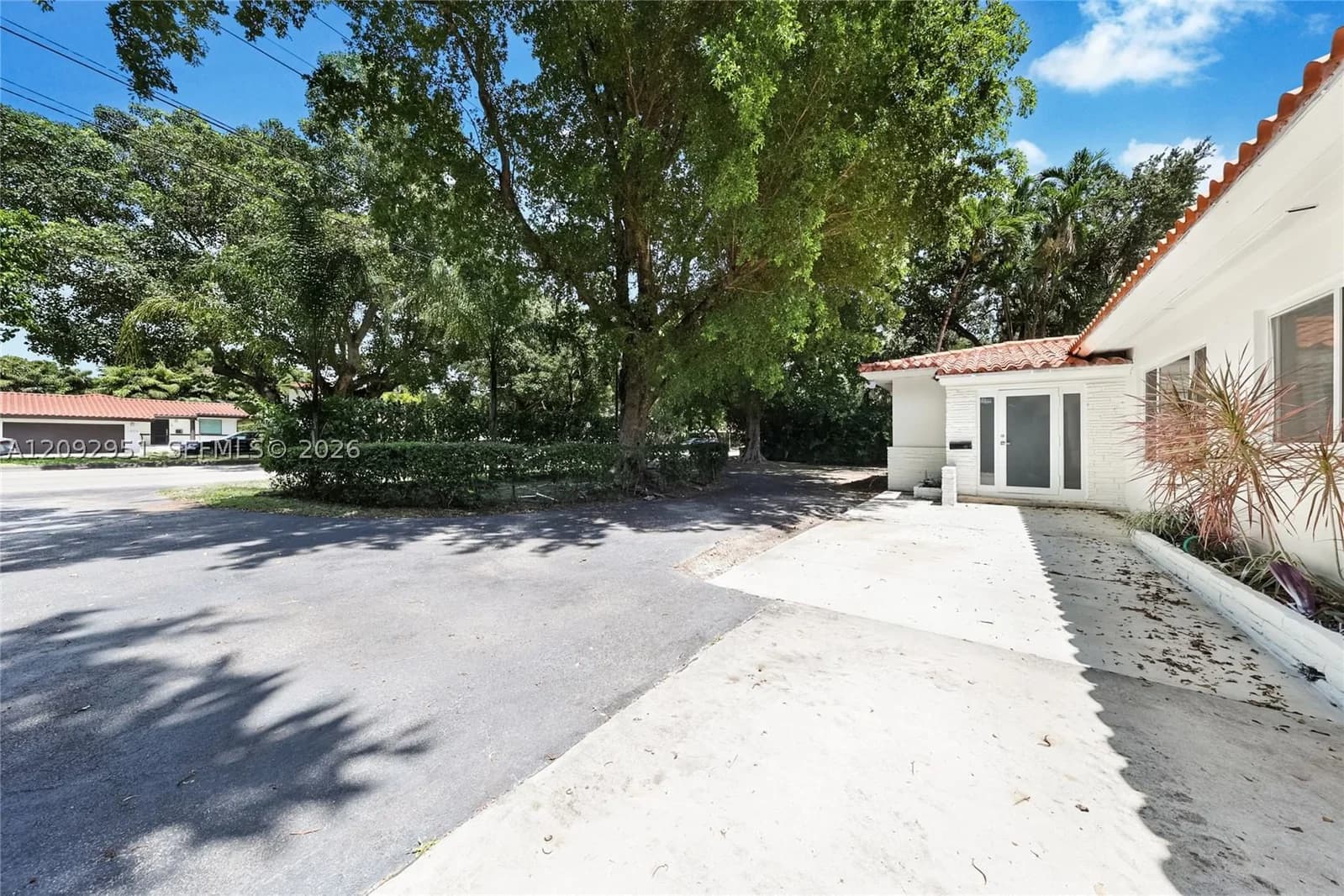 2-bedroom Single-Family Home — 1410 Bird Rd, Coral Gables, FL 33146