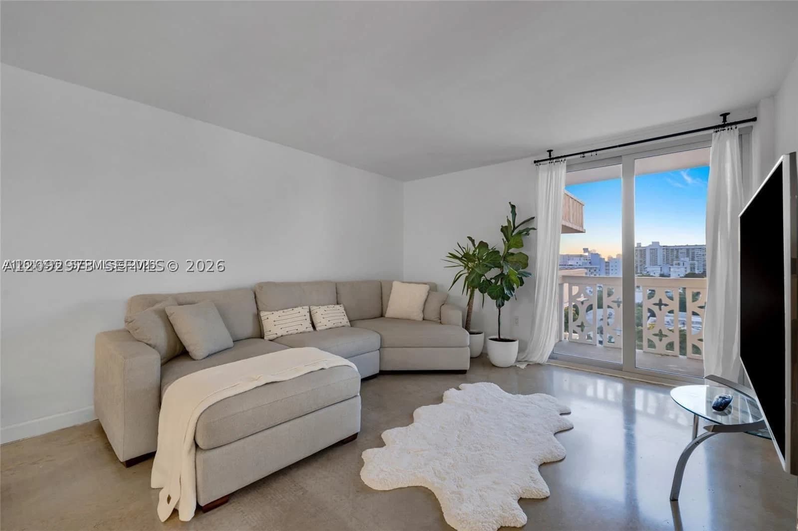 1-bedroom Condo — 1020 Meridian Ave #816, Miami Beach, FL 33139