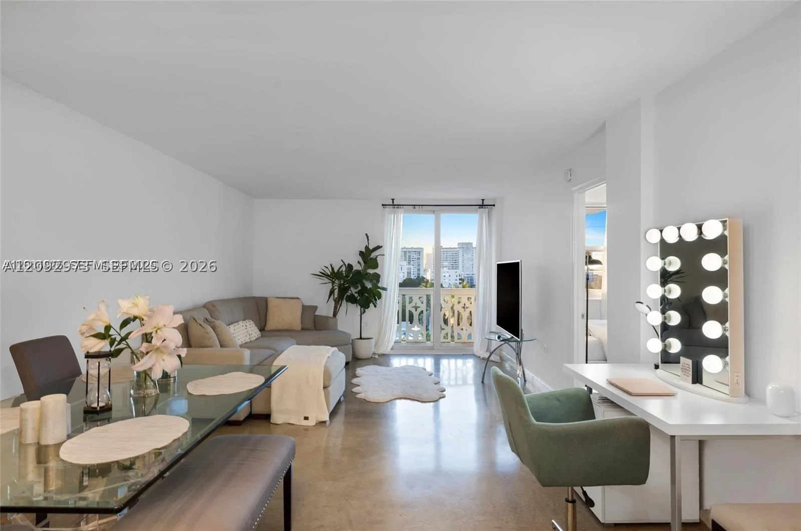 1-bedroom Condo — 1020 Meridian Ave #816, Miami Beach, FL 33139