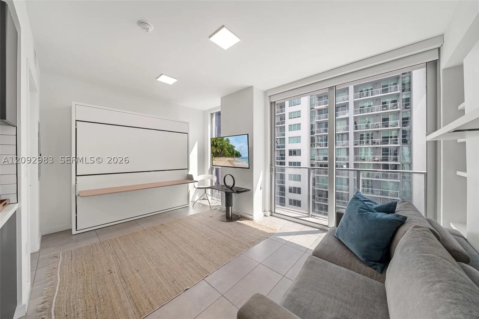 Condo — 227 2nd St #1911, Miami, FL 33132