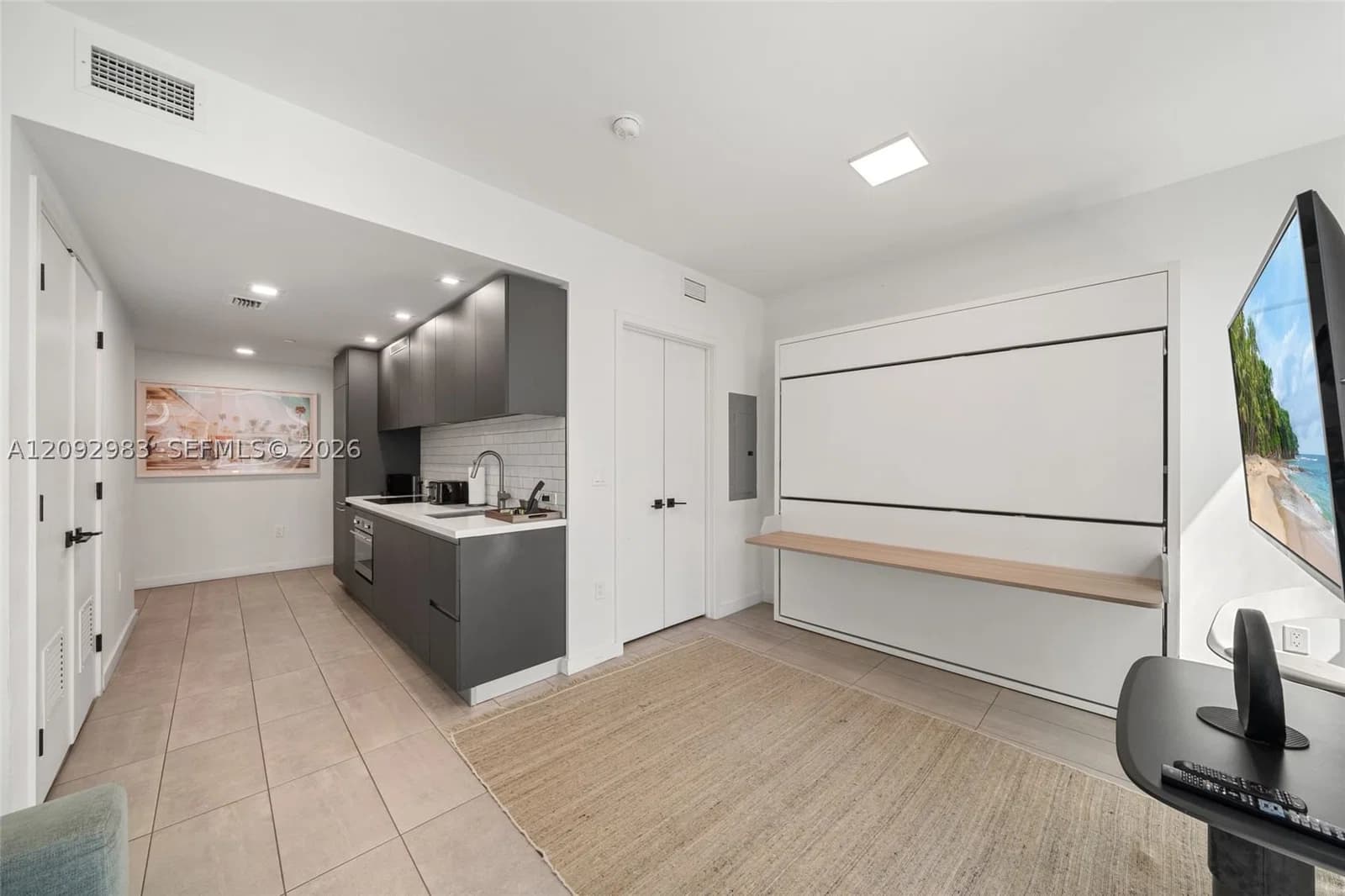 Condo — 227 2nd St #1911, Miami, FL 33132