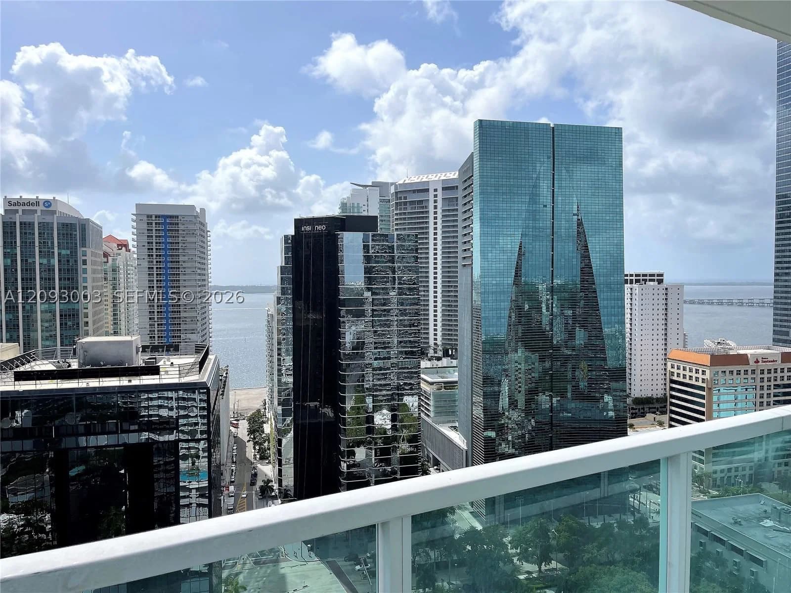 3-bedroom Condo — 1250 Miami Ave #2906, Miami, FL 33130