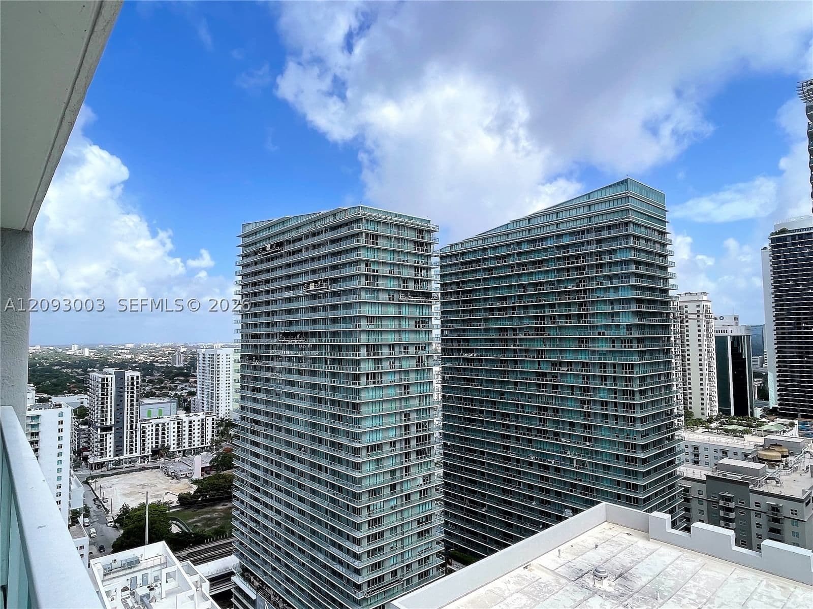 3-bedroom Condo — 1250 Miami Ave #2906, Miami, FL 33130