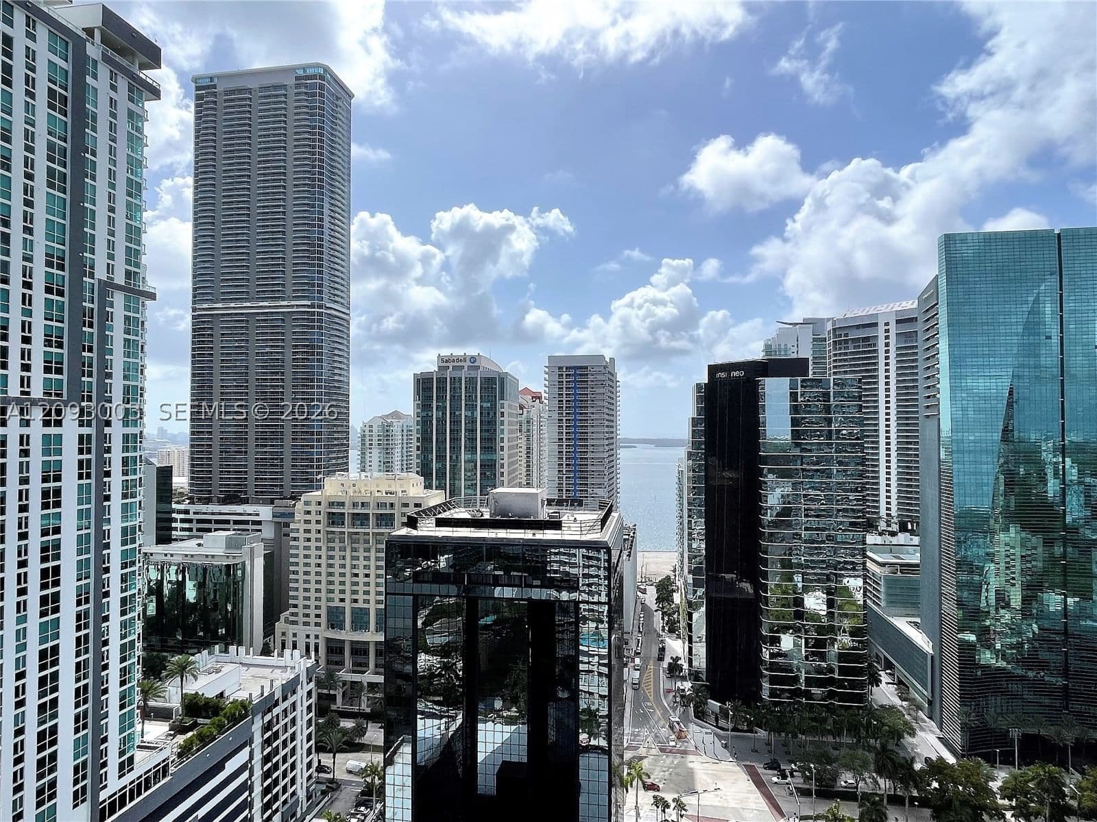 3-bedroom Condo — 1250 Miami Ave #2906, Miami, FL 33130
