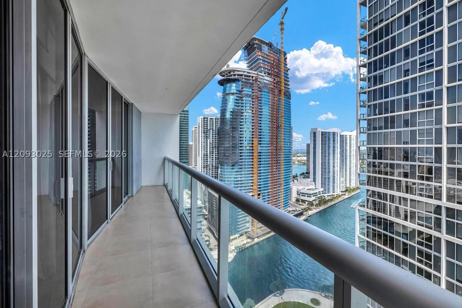 1-bedroom Condo — 485 Brickell Ave #3201, Miami, FL 33131
