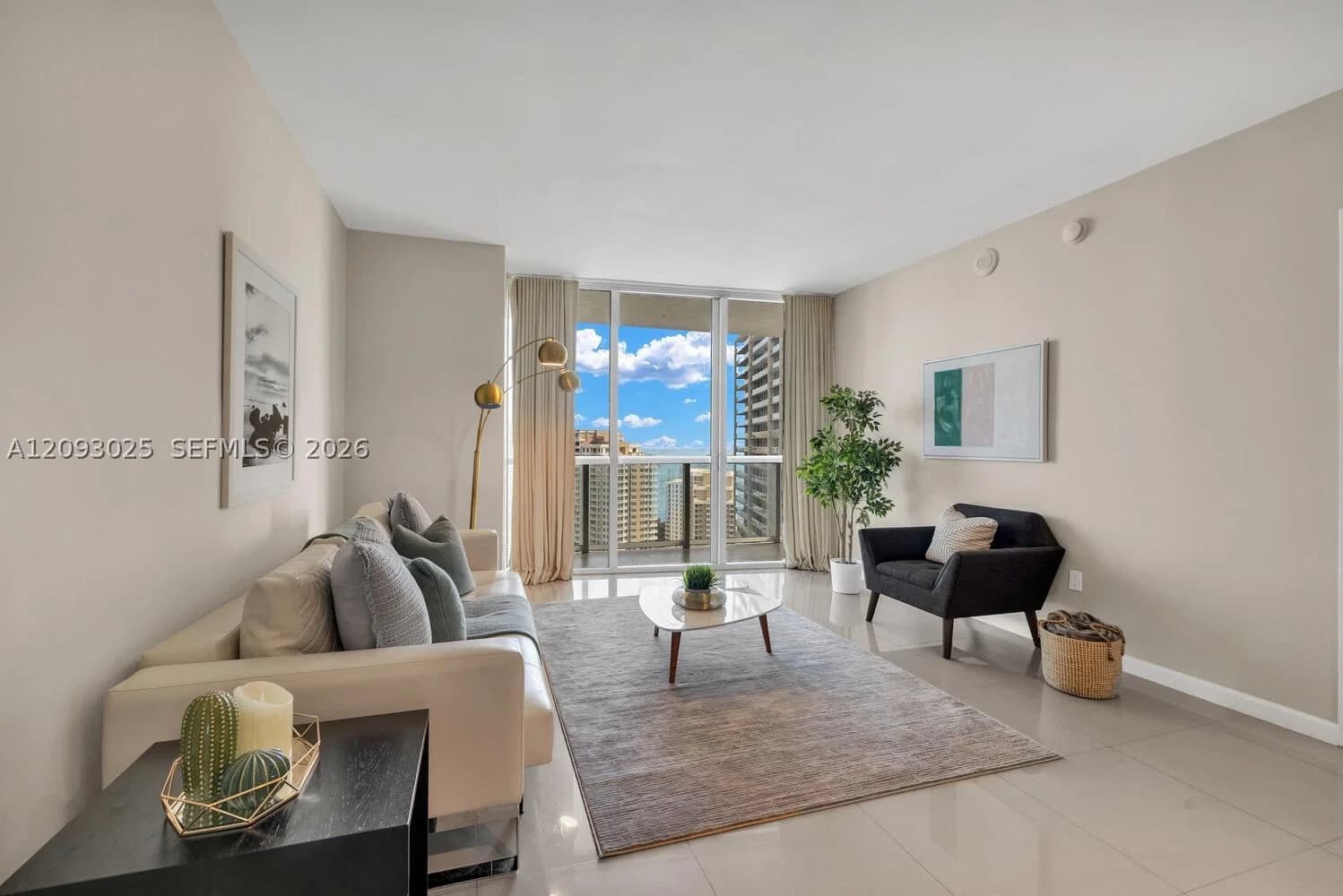 1-bedroom Condo — 485 Brickell Ave #3201, Miami, FL 33131