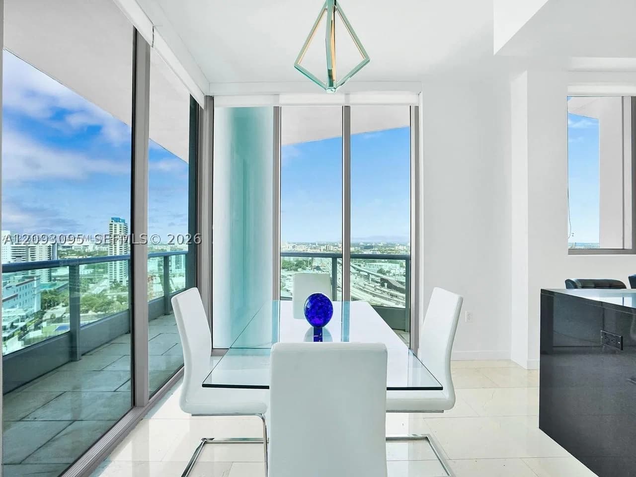2-bedroom Apartment — 900 Biscayne Blvd #2412, Miami, FL 33132