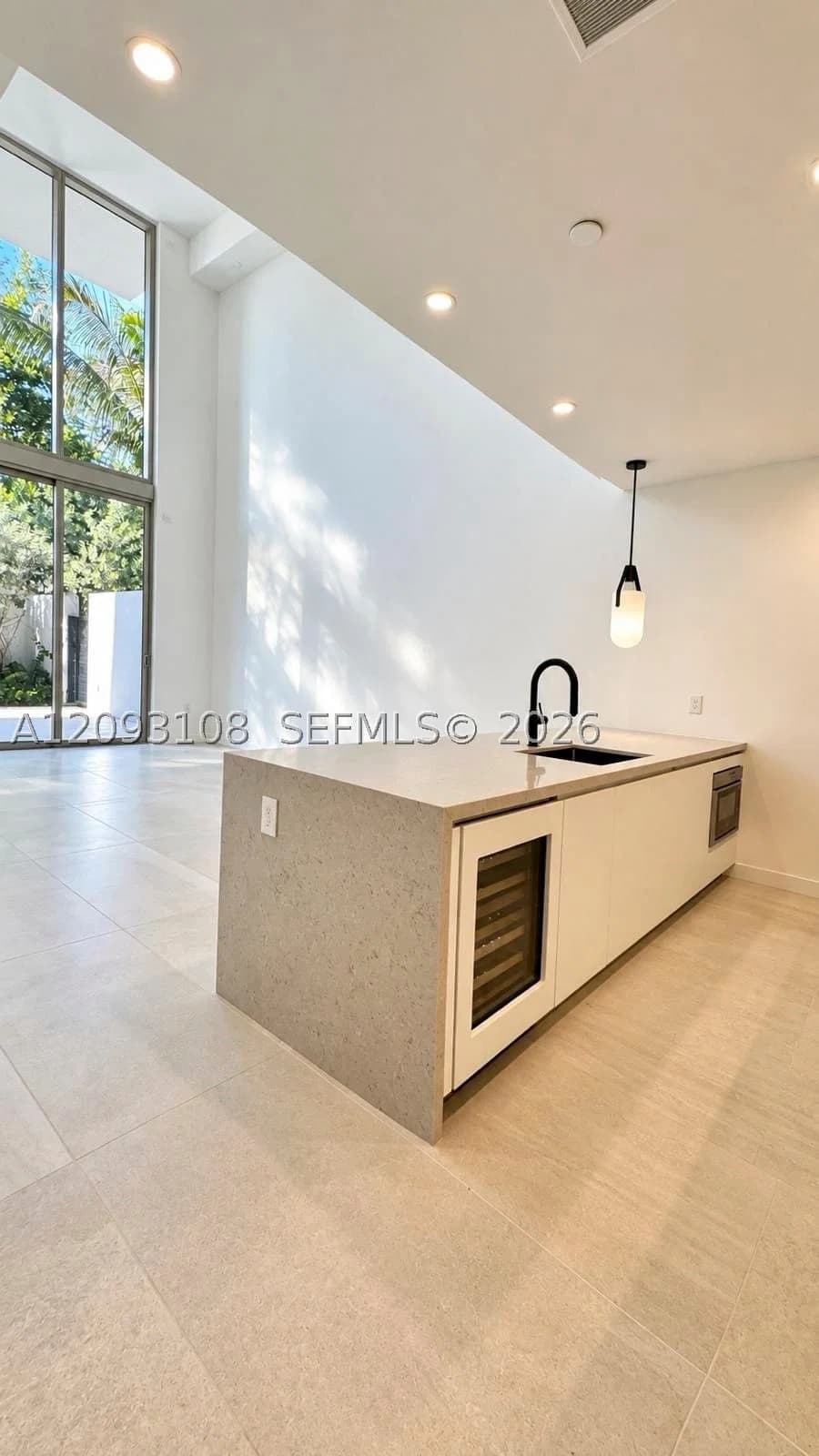 2-bedroom Villa — 2200 Brickell Ave #GV11, Miami, FL 33129