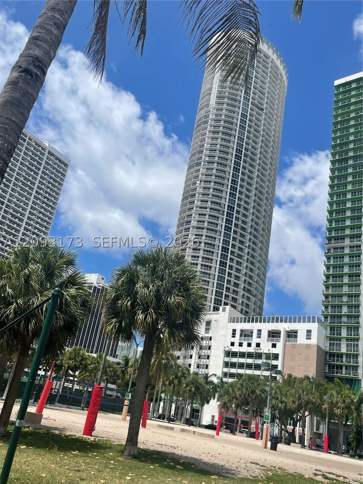 1+1 Condo — 1750 Bayshore Dr #2810, Miami, FL 33132