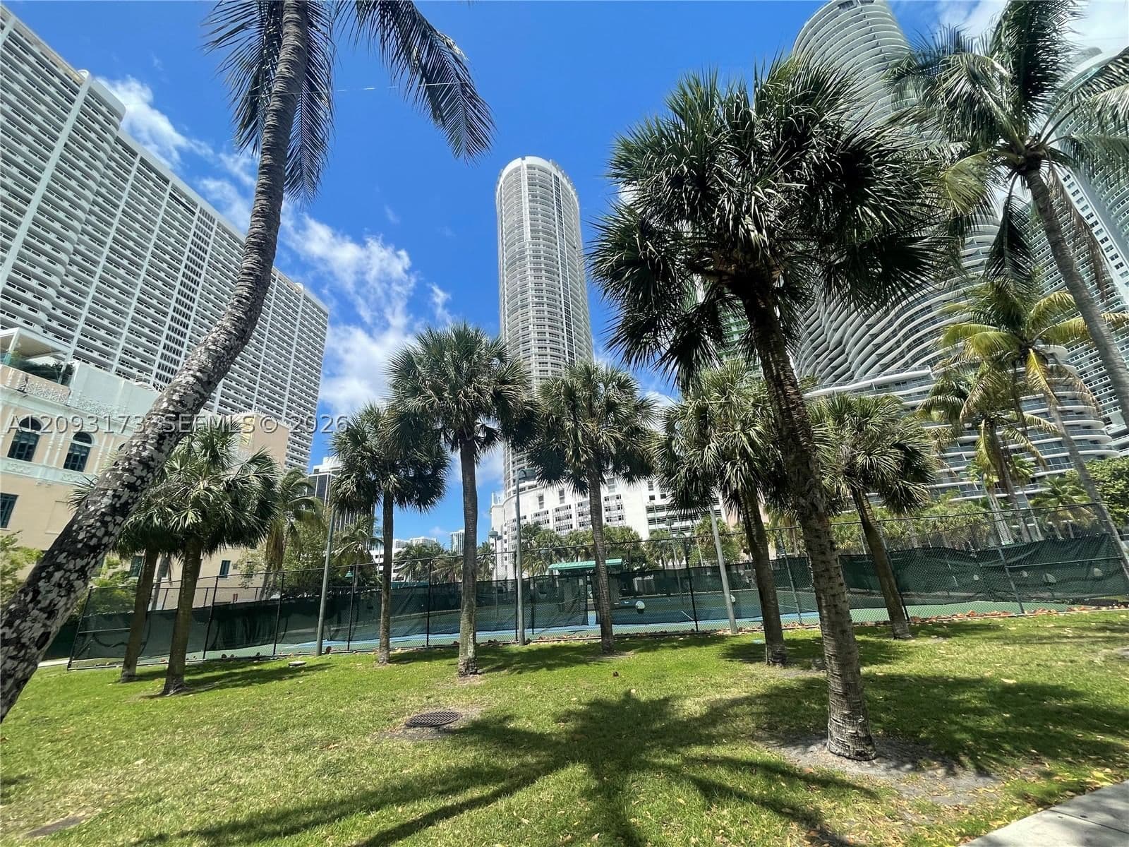 1+1 Condo — 1750 Bayshore Dr #2810, Miami, FL 33132