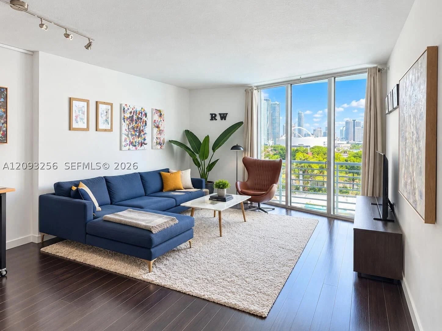 1+1 Condo — 325 Biscayne Blvd #1424, Miami, FL 33131