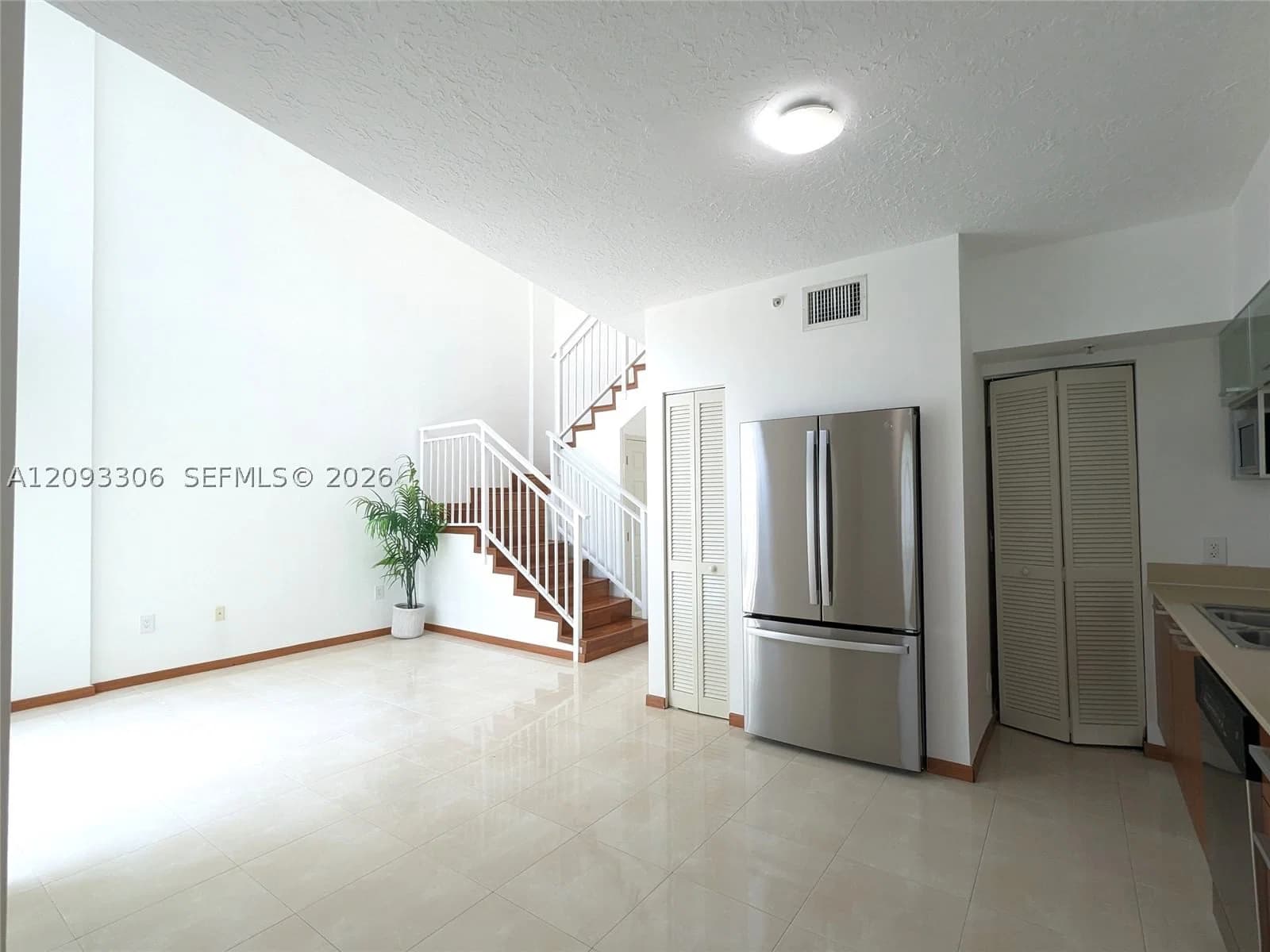1-bedroom Condo — 1528 Brickell Ave #104, Miami, FL 33129