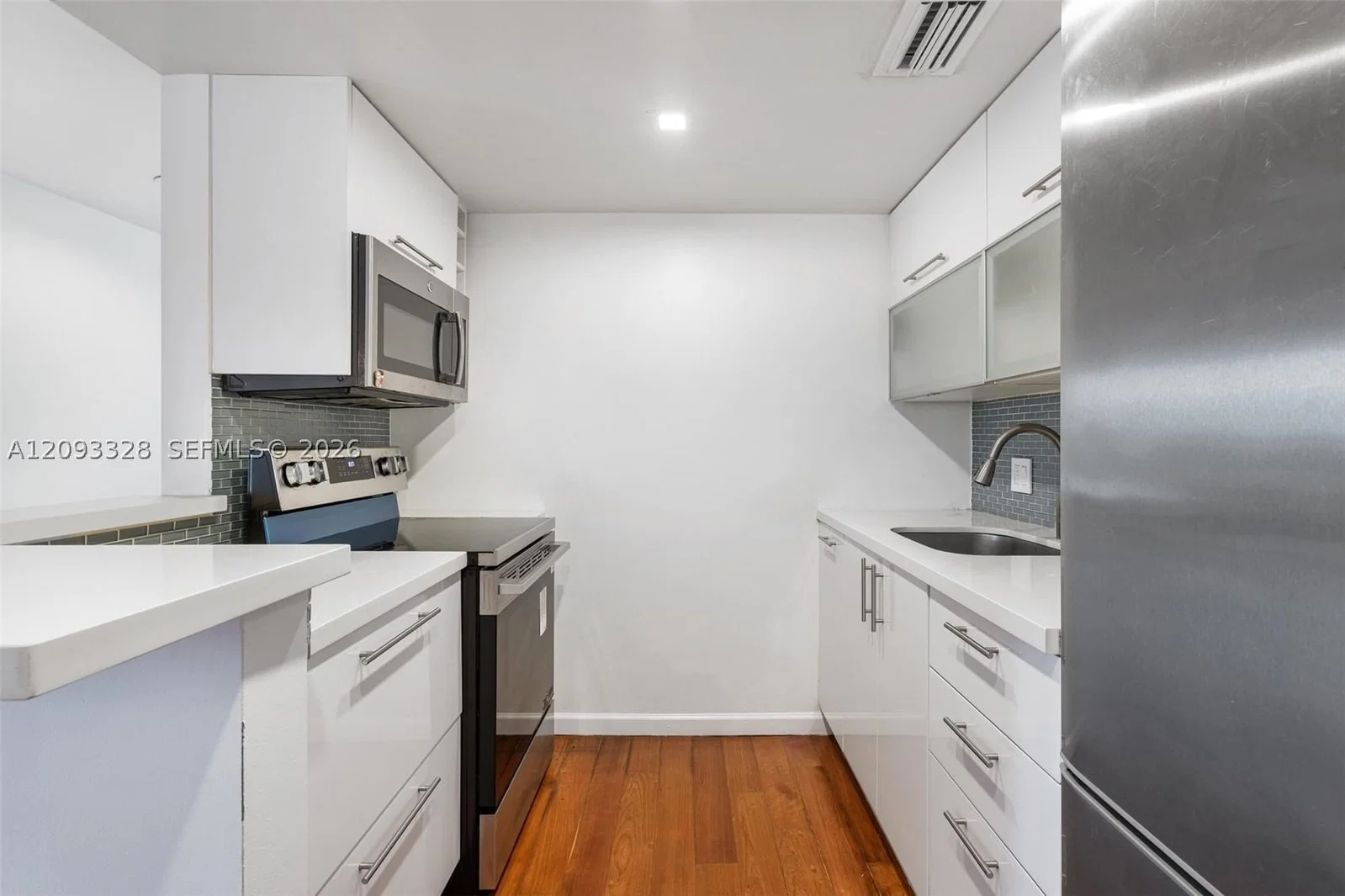 2-bedroom Condo — 227 Michigan Ave #405, Miami Beach, FL 33139