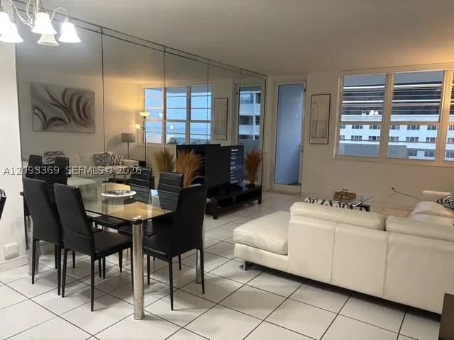 1-bedroom Condo — 100 Lincoln Rd #802, Miami Beach, FL 33139