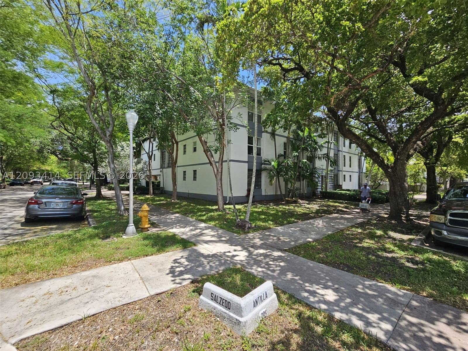 2-bedroom Condo — 235 Antilla Ave #1, Coral Gables, FL 33134