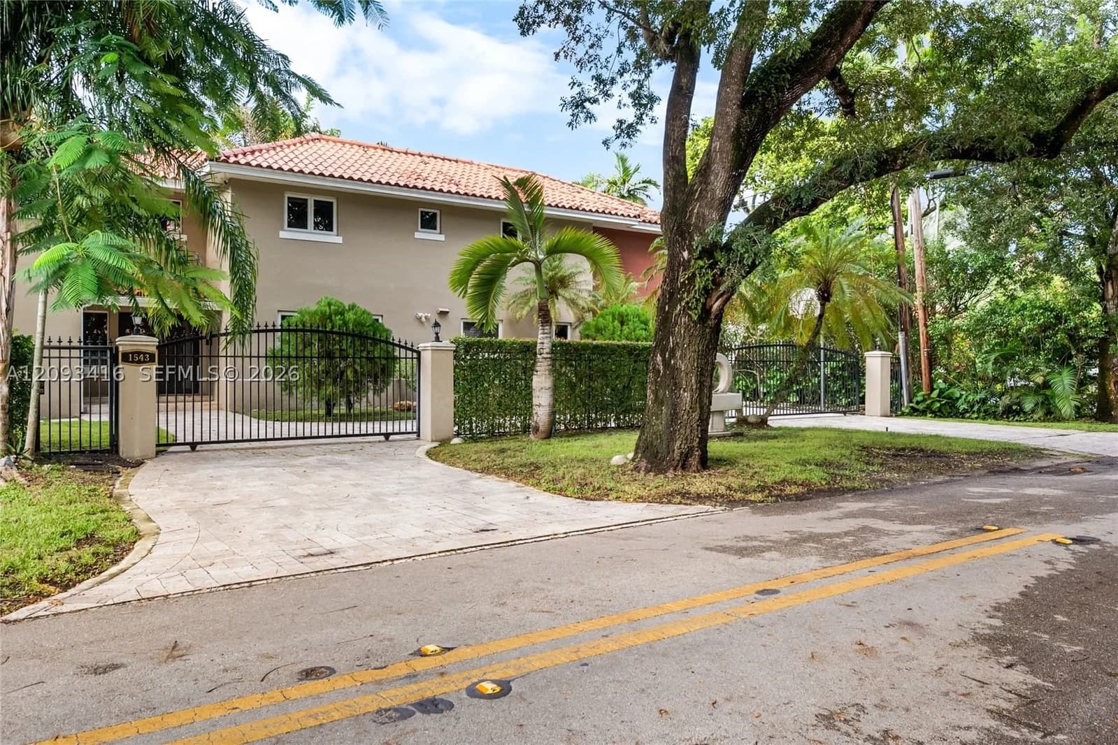 3-bedroom Single-Family Home — 1543 Dorado Ave, Coral Gables, FL 33146