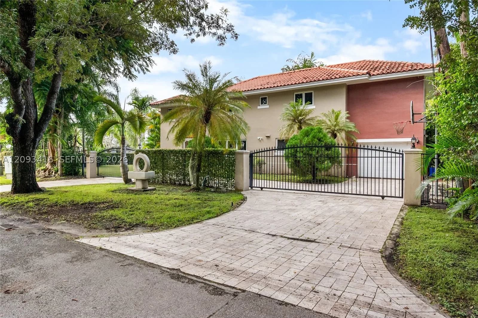 3-bedroom Single-Family Home — 1543 Dorado Ave, Coral Gables, FL 33146