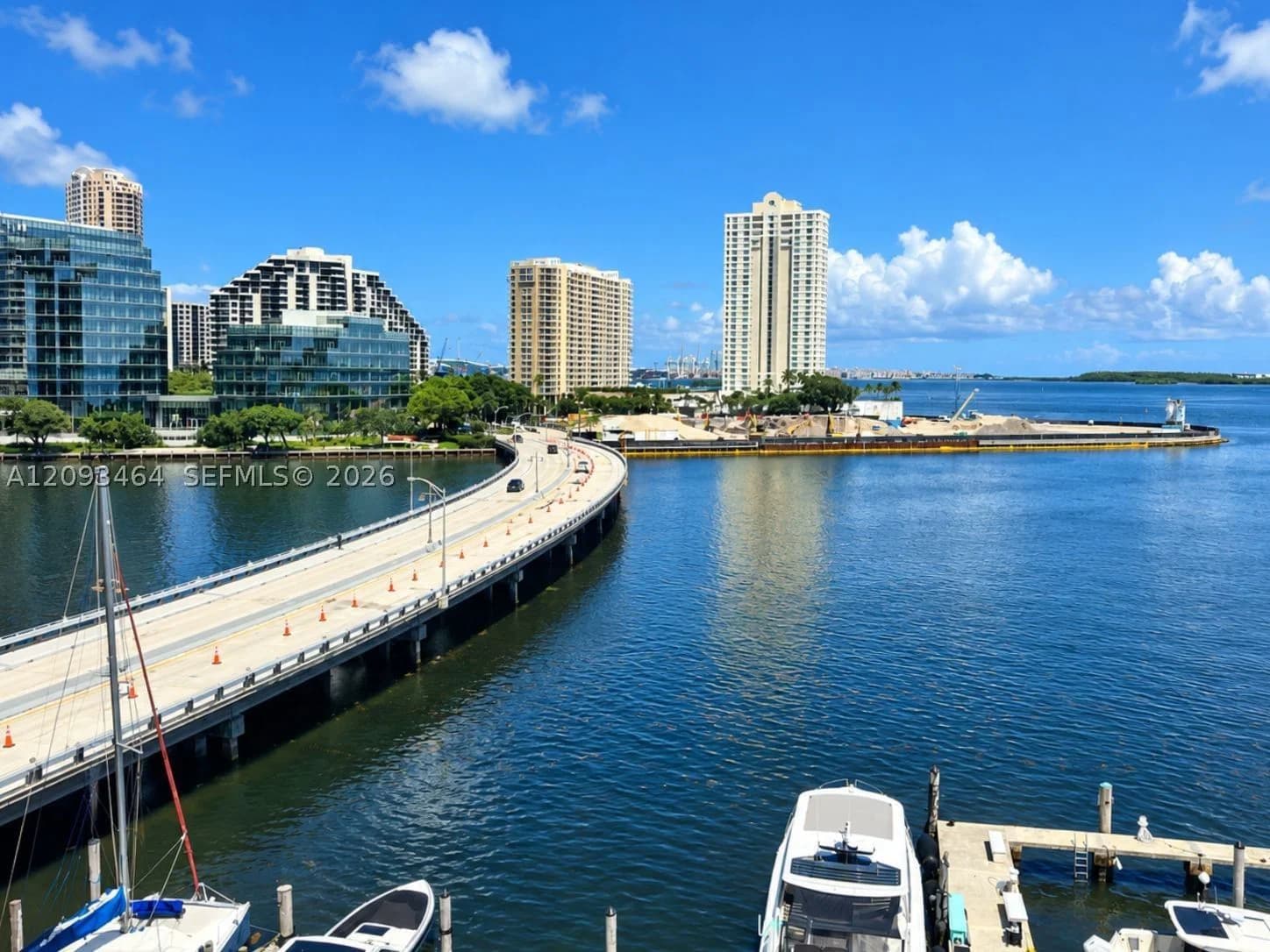 Condo — 801 Brickell Bay Dr #769, Miami, FL 33131