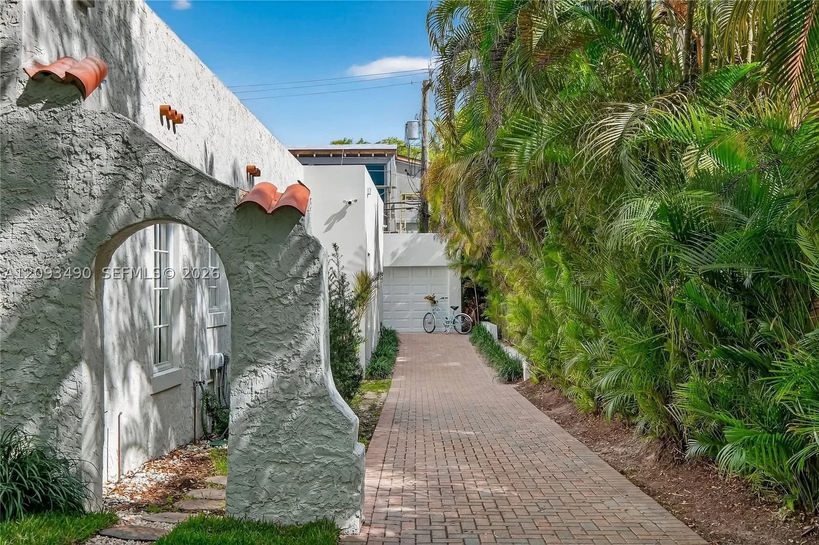 3-bedroom Single-Family Home — 1109 Almeria Ave, Coral Gables, FL 33134