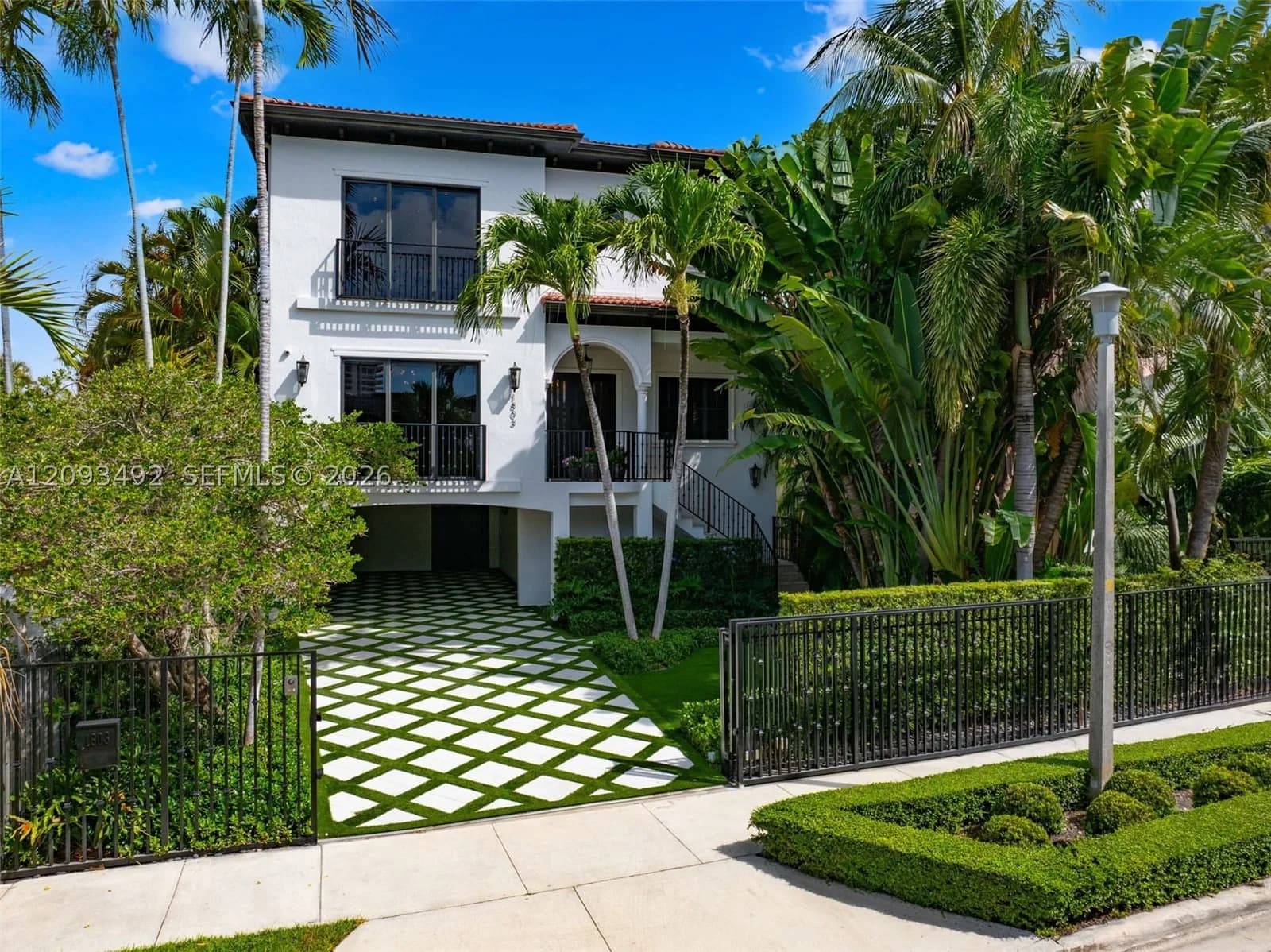 4+1 Müstakil ev — 1803 Bayshore Ln, Miami, FL 33133