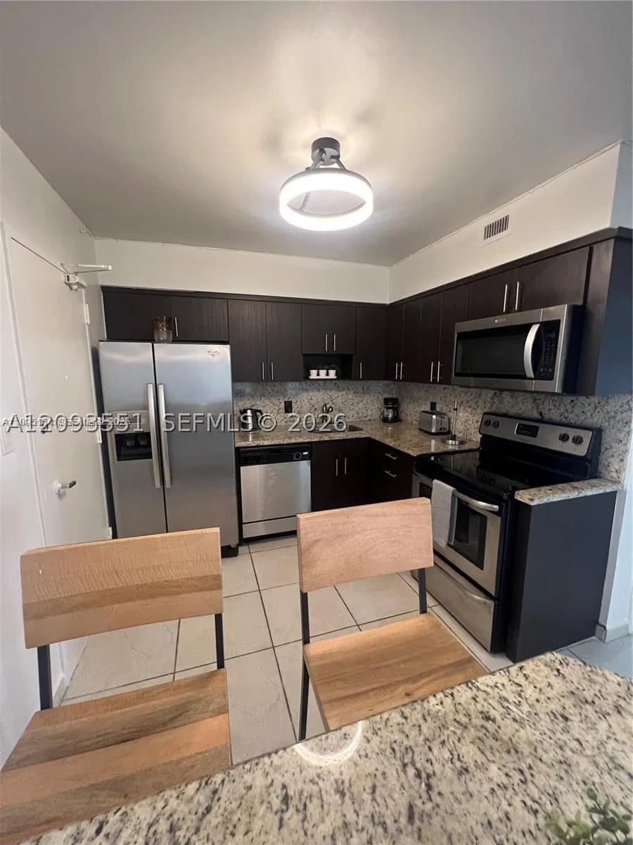 2+1 Condo — 5161 Collins Ave #1211, Miami Beach, FL 33140