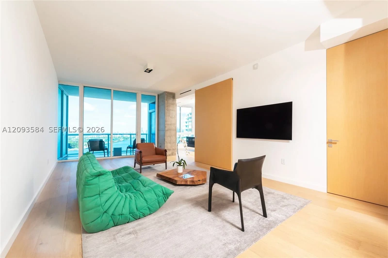 1-bedroom Condo — 100 Pointe Dr #1802, Miami Beach, FL 33139