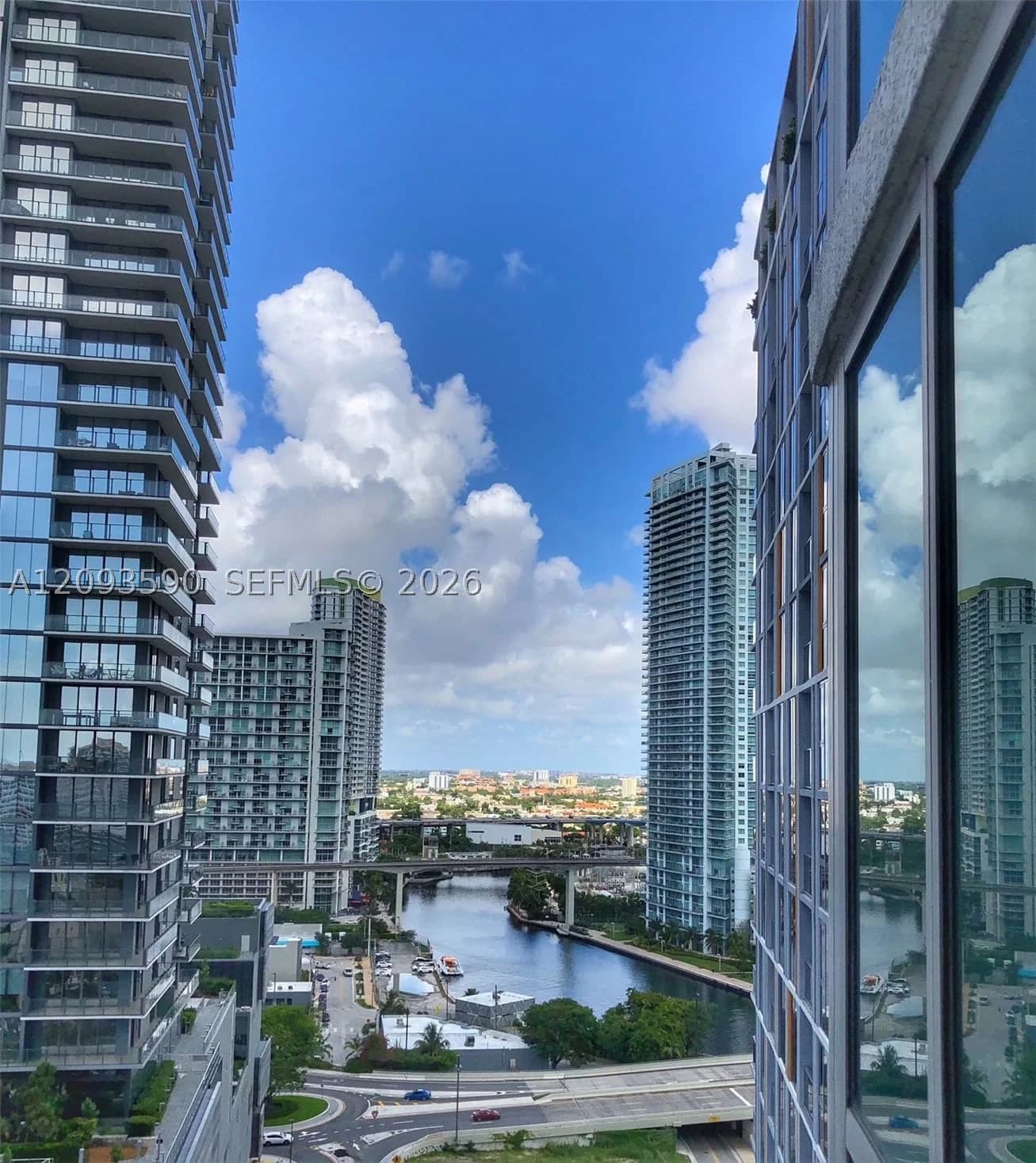 2-bedroom Condo — 55 6th St #1902, Miami, FL 33131