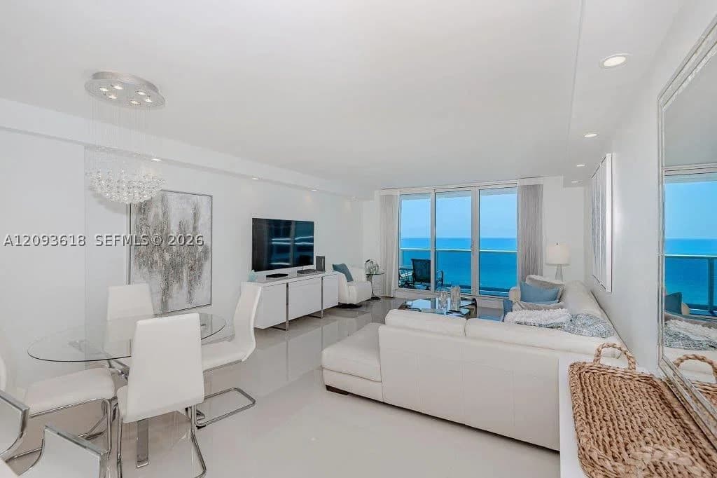 1-bedroom Condo — 2301 Collins Ave #1424, Miami Beach, FL 33139
