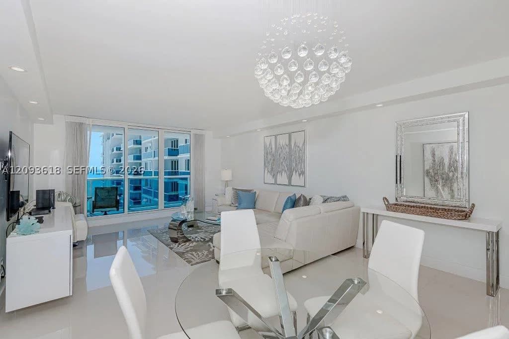 1-bedroom Condo — 2301 Collins Ave #1424, Miami Beach, FL 33139
