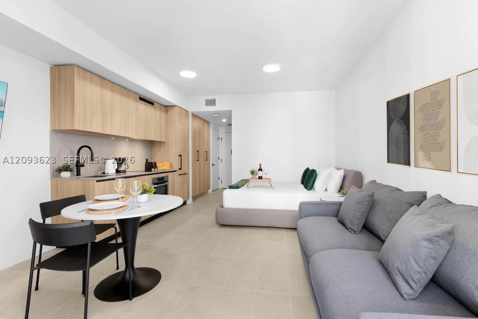 Condo — 121 5th St #2409, Miami, FL 33132