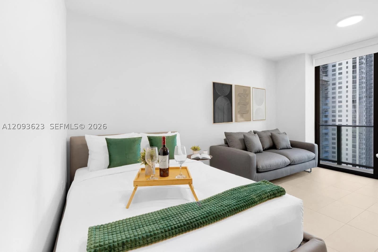 Condo — 121 5th St #2409, Miami, FL 33132