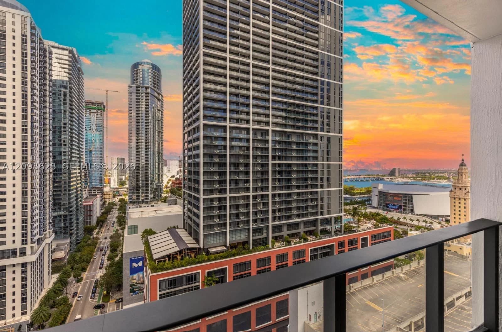 Condo — 121 5th St #2409, Miami, FL 33132