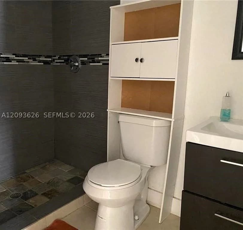 2-bedroom Townhouse — Miami Gardens, FL 33055