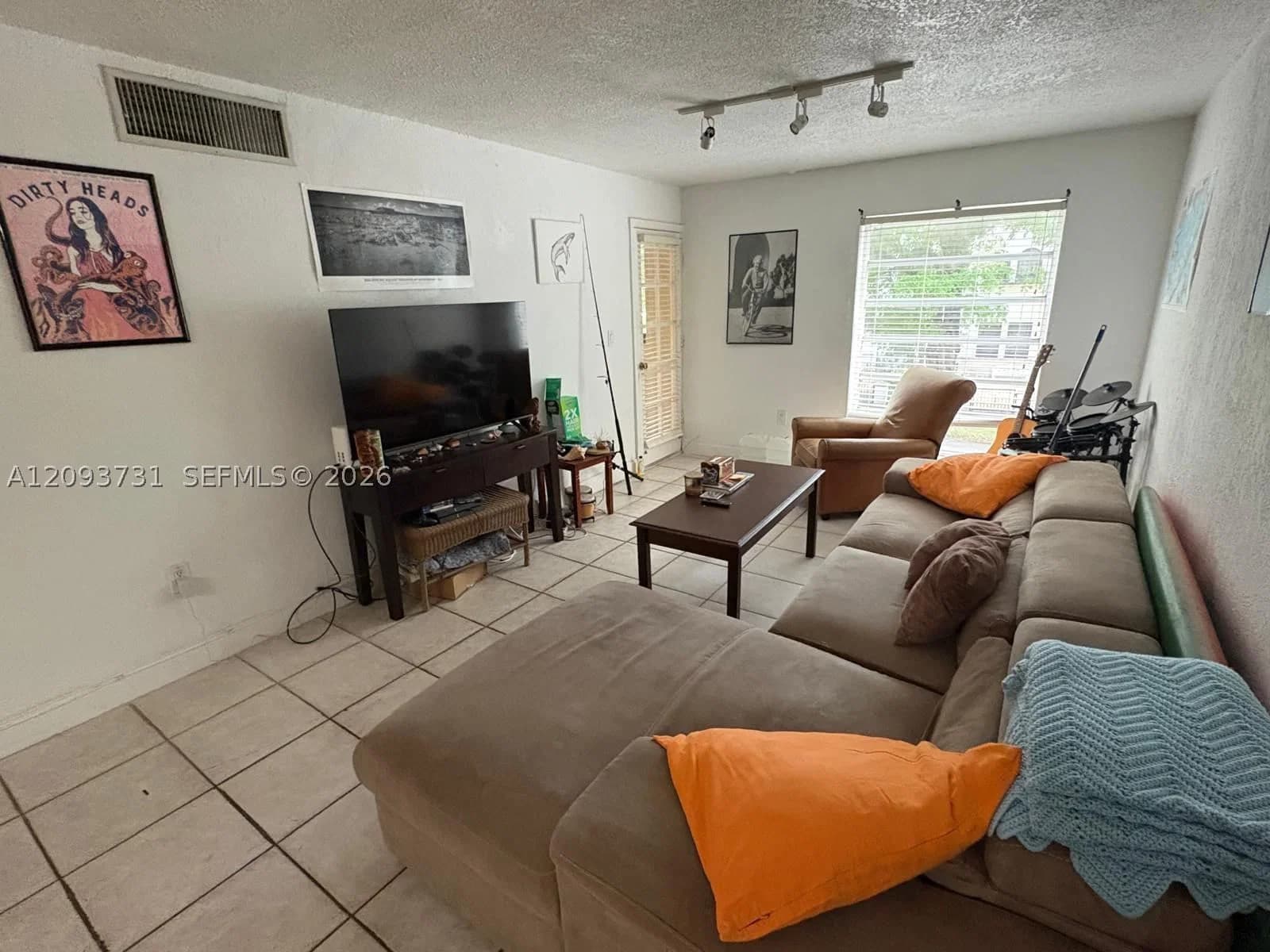 2-bedroom Condo — 1650 Le Jeune Rd #104, Coral Gables, FL 33134