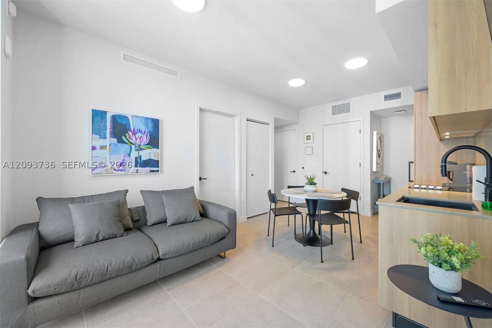 1-bedroom Condo — 121 5th St #3006, Miami, FL 33132