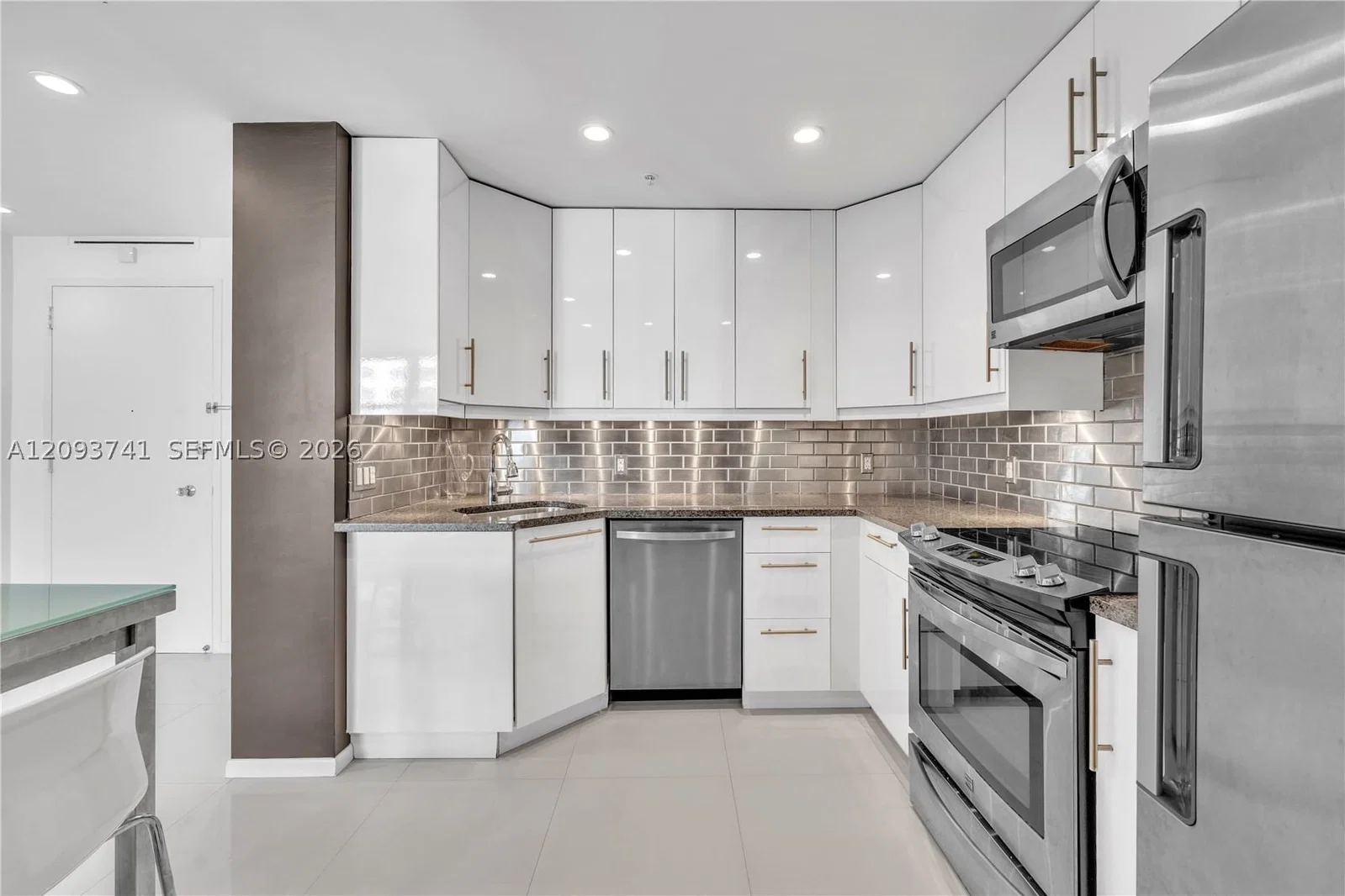 2-bedroom Condo — 5055 Collins Ave #7A, Miami Beach, FL 33140