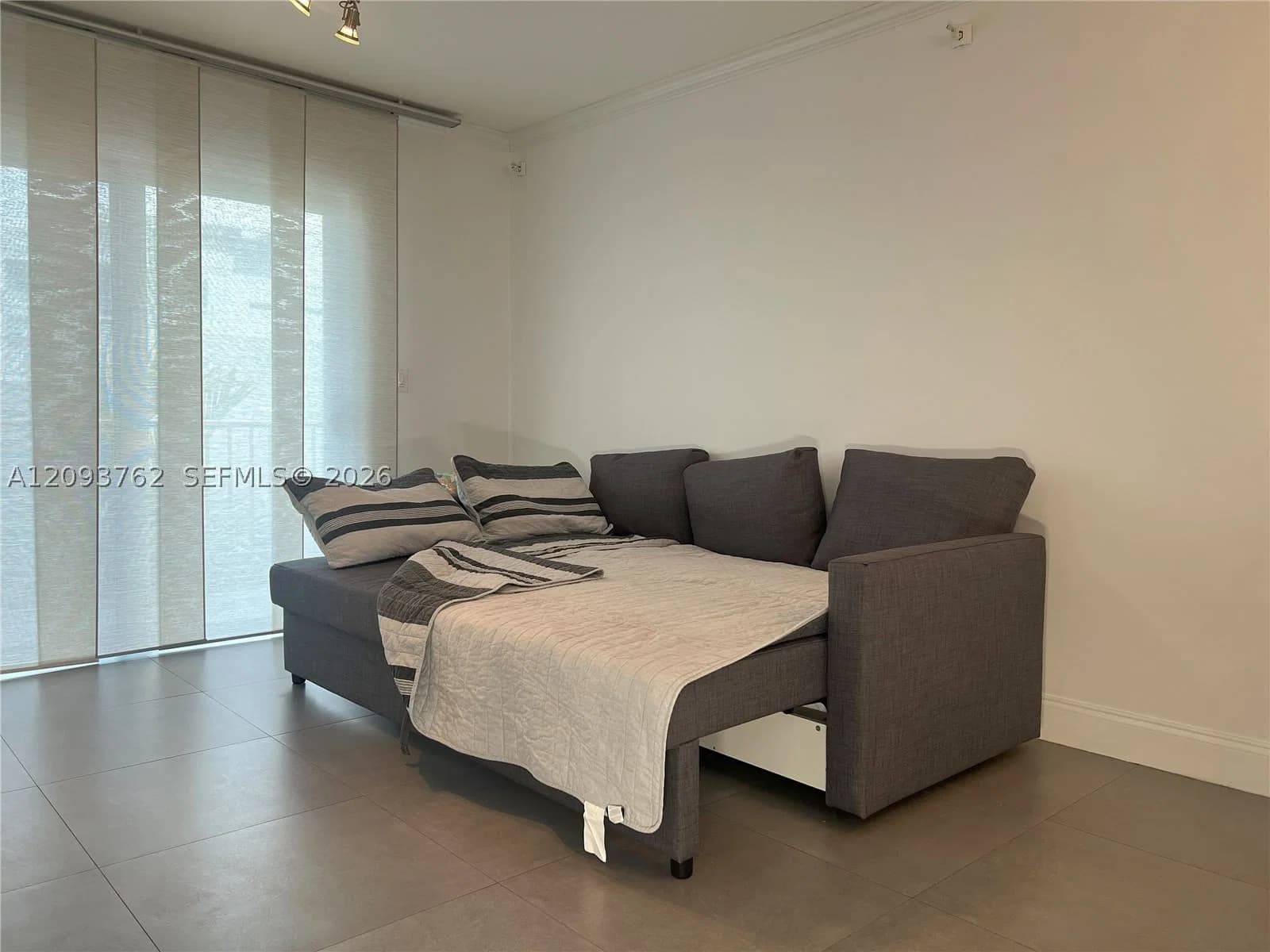 1-bedroom Apartment — 220 Washington Ave #4B, Miami Beach, FL 33139