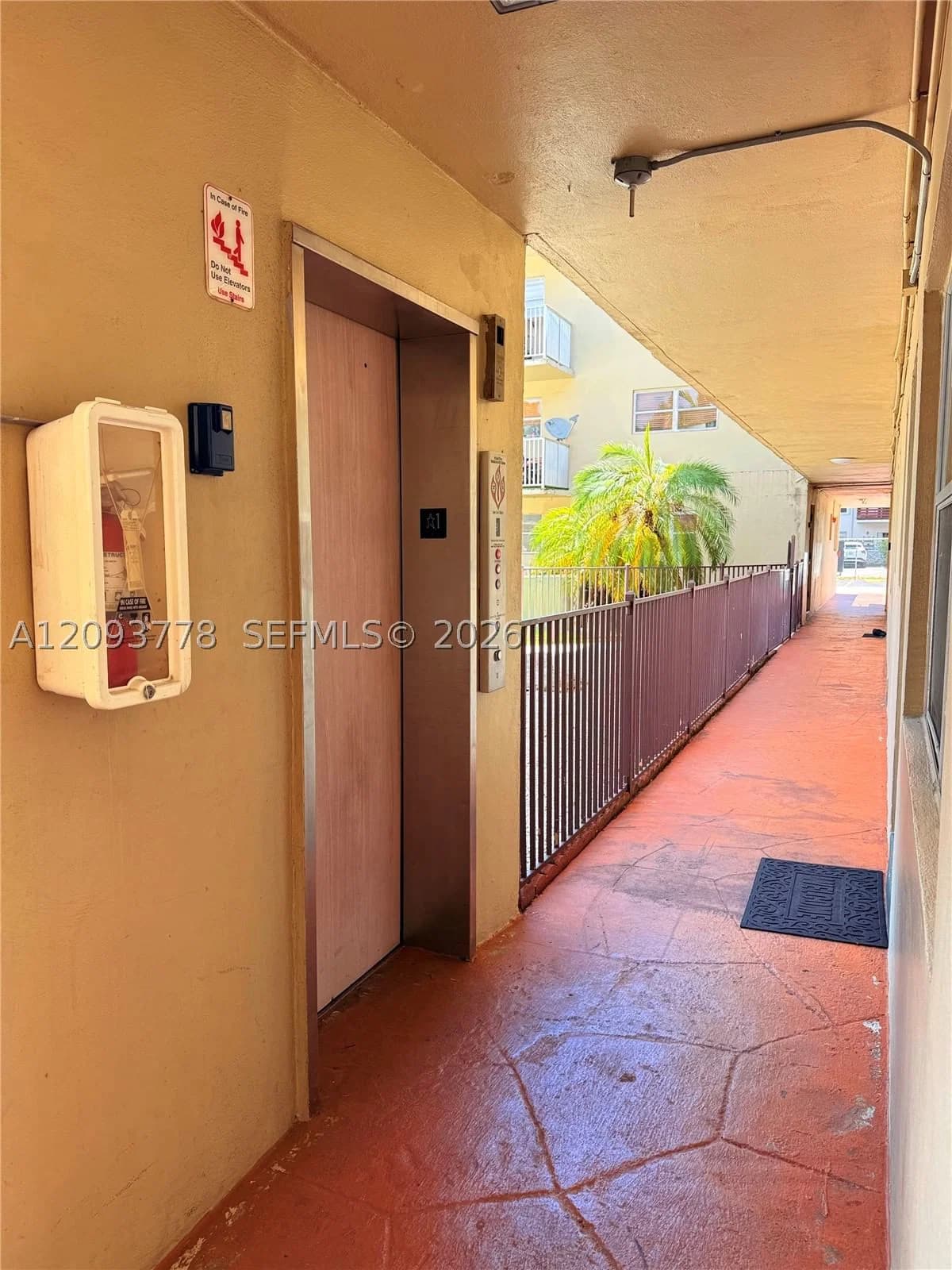 1-bedroom Condo — 7505 82nd St #305, Miami, FL 33143
