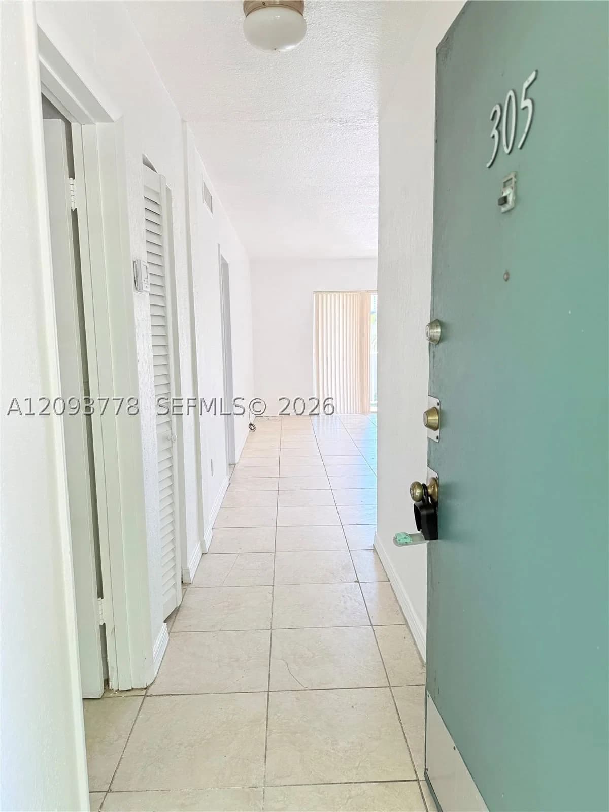 1-bedroom Condo — 7505 82nd St #305, Miami, FL 33143
