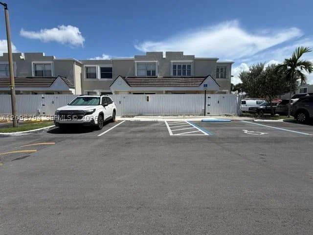1-bedroom Condo — 4590 68th Ct Cir #8, Miami, FL 33155