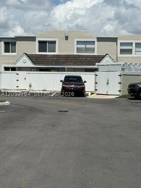1-bedroom Condo — 4590 68th Ct Cir #8, Miami, FL 33155