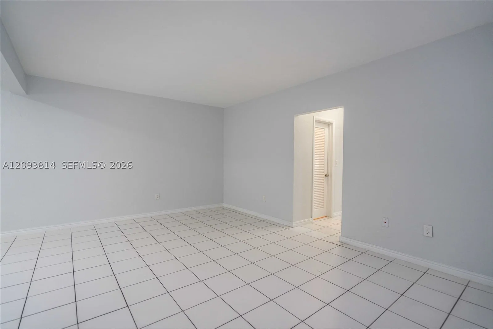 1-bedroom Apartment — 7640 Carlyle Ave #10B, Miami Beach, FL 33141