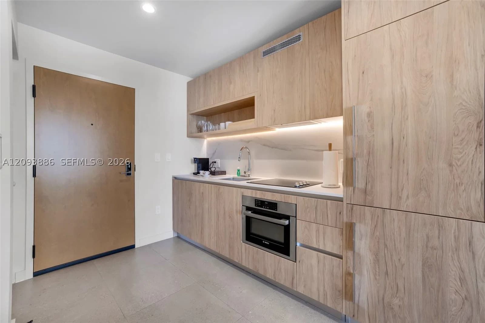 1-bedroom Condo — 11 6th St #2310, Miami, FL 33132