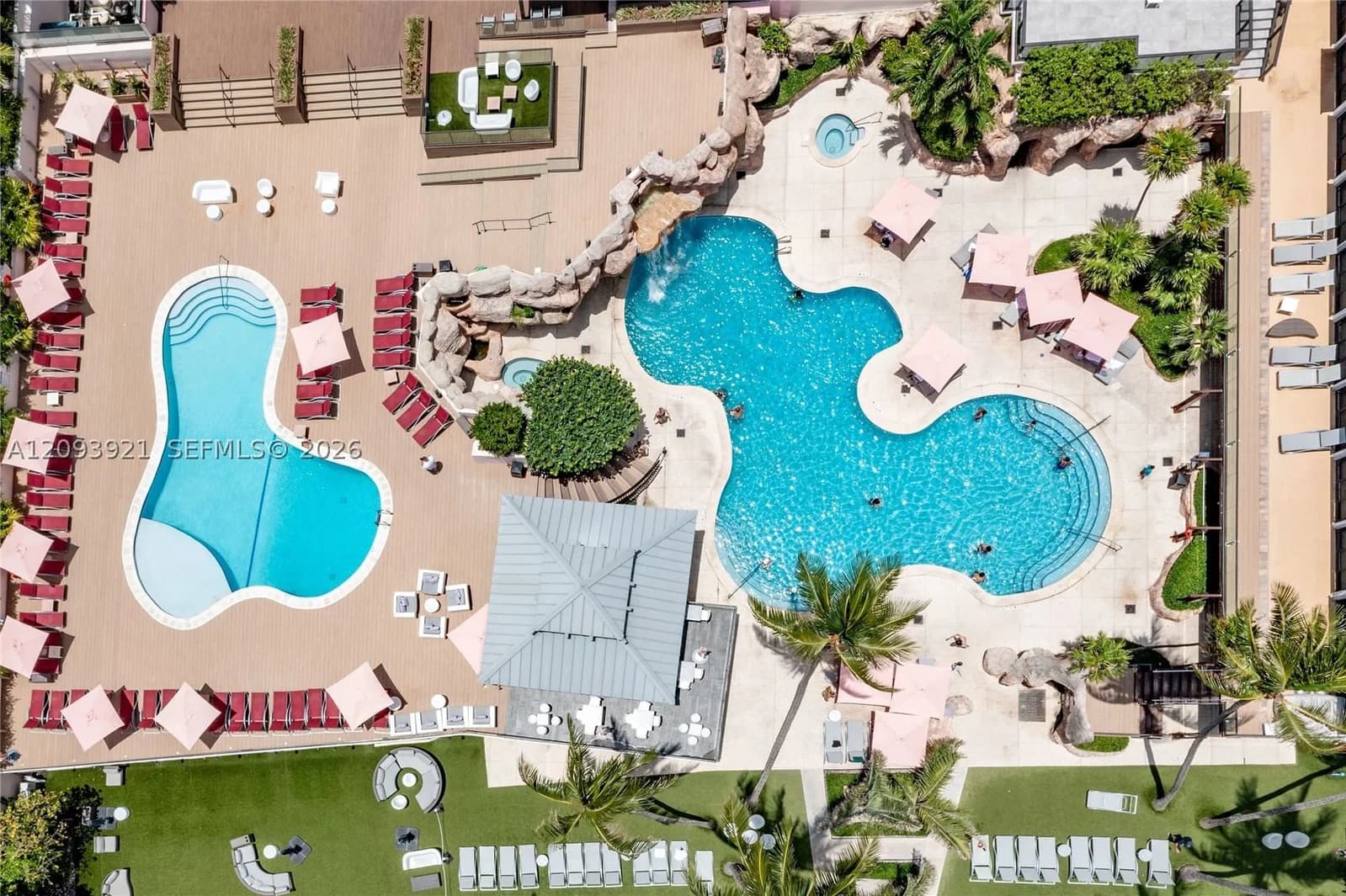 2-bedroom Condo — 5225 Collins Ave #1114, Miami Beach, FL 33140