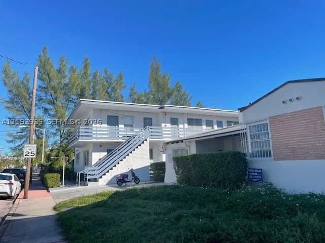 1-bedroom Condo — 7725 Carlyle Ave #6, Miami Beach, FL 33141