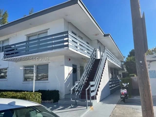 1-bedroom Condo — 7725 Carlyle Ave #6, Miami Beach, FL 33141