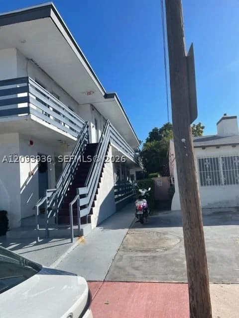 1-bedroom Condo — 7725 Carlyle Ave #6, Miami Beach, FL 33141